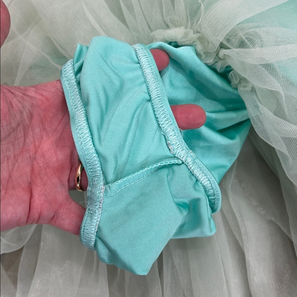 La Petite Ballerina costume size SC beautiful turquoise & green sequined w/bow - Picture 8 of 12